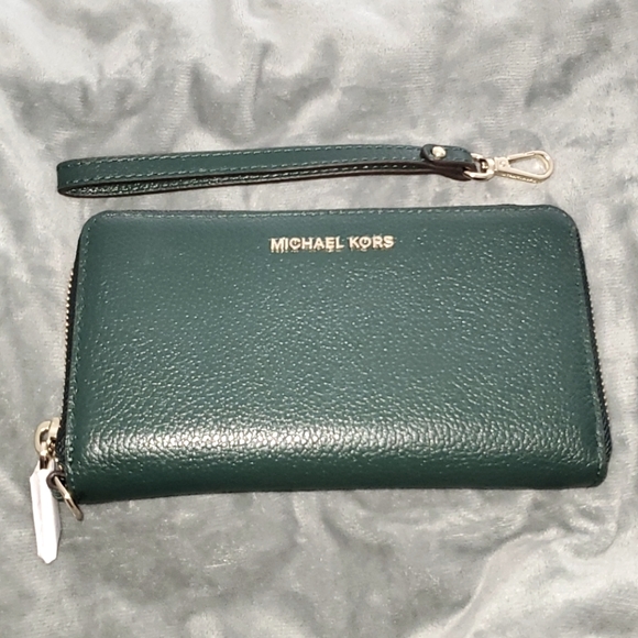 Micheal Kors Jet Set Travel Wallet Wristlet - Picture 1 of 6